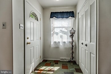 4201 Merrybells Ct, Reading, PA 19605 - photo 3