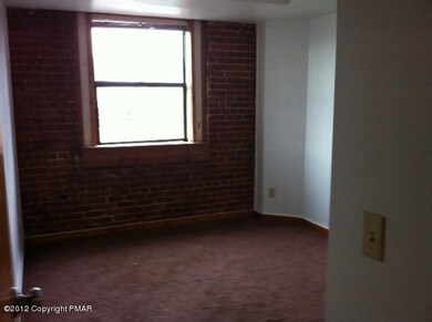 633 Mckinley St, Hazleton, PA 18201 - photo 6