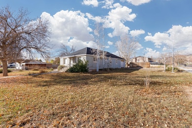208 S 400 W, Richfield, UT 84701 - photo 2