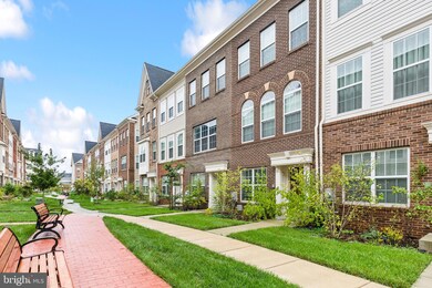 12526 Adobe Aly, Calverton, MD 20705 - photo 4