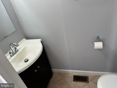 2086 Pilgrim Dr, Woodbridge, VA 22192 - photo 7