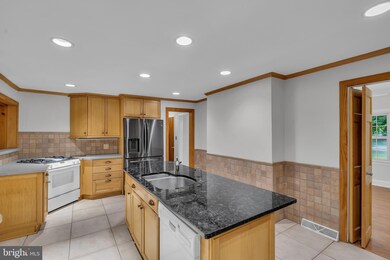 2320 White Horse Hamilton Square Rd, Trenton, NJ 08690 - photo 5