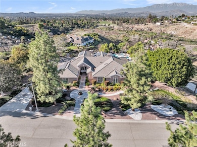 6872 Chartwell Dr, Riverside, CA 92506 - photo 2