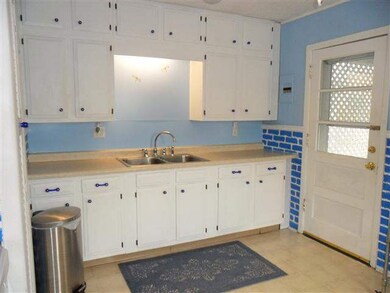 7404 Cedar St, Davenport, IA 52806 - photo 2