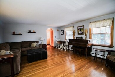 28 Grove St, Saugus, MA 01906 - photo 7