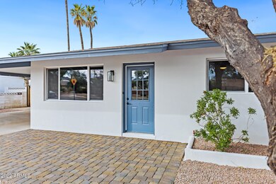 2816 E Cholla St-5
