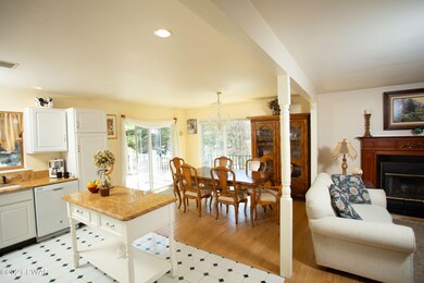 172 Mulberry Dr, Milford, PA 18337 - photo 5