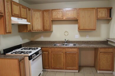 9117 Lanewood Dr, Houston, TX 77016 - photo 4