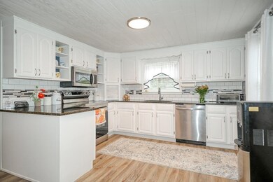 70 Banner Rd, Gardner, MA 01440 - photo 5