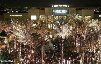 KIERLAND COMMONS