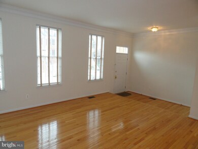 42916 Overly Square, Chantilly, VA 20152 - photo 4