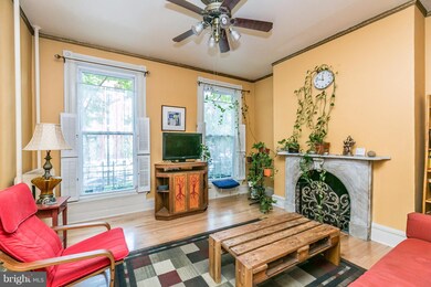 814 Hollins St, Baltimore, MD 21201 - photo 3