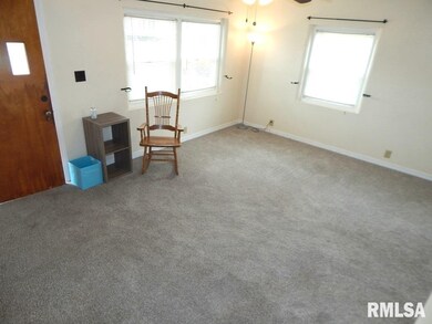 2020 N Sturdevant St, Davenport, IA 52804 - photo 3