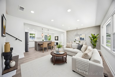 22W633 Burr Oak Dr, Glen Ellyn, IL 60137 - photo 2