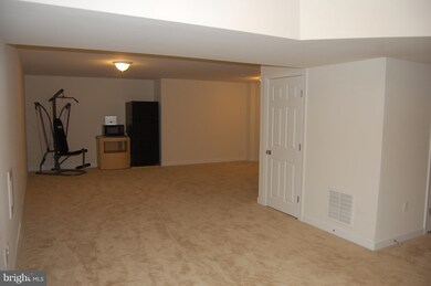 25204 Crested Wheat Dr, Aldie, VA 20105 - photo 7