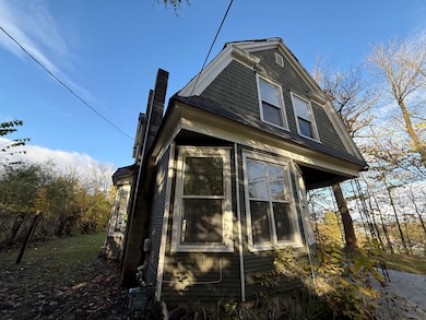 93 Goguac St E, Battle Creek, MI 49015 - photo 4