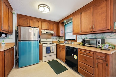 11 Saint Marc Cir O Cir, South Windsor, CT 06074 - photo 3