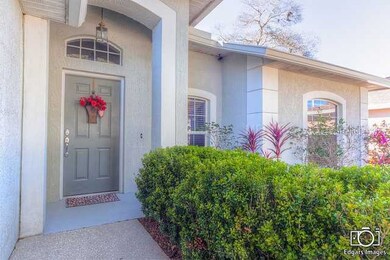 Facade/Exterior Front - Nice Welcoming exterior en