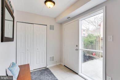 10502 Faulkner Ridge Cir, Columbia, MD 21044 - photo 5