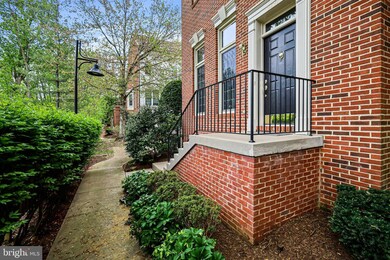 2422 Garnett Dr, Alexandria, VA 22311 - photo 6