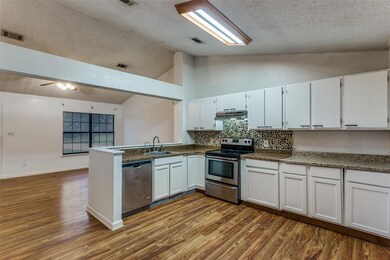 905 S Cardinal Rd, Azle, TX 76020 - photo 5