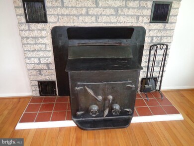 5476 Hallowing Point Rd, Prince Frederick, MD 20678 - photo 6