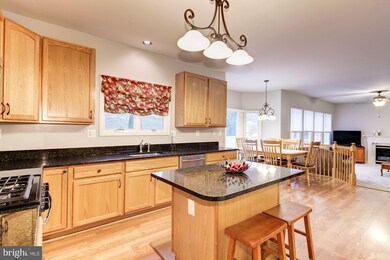 6804 Fox Sedge Ct, Sykesville, MD 21784 - photo 7