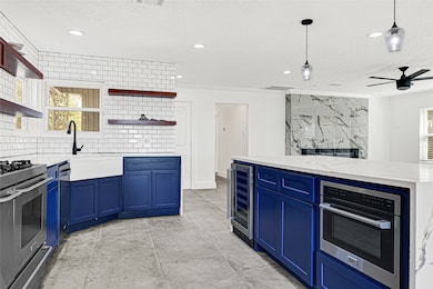 404 S Burnett Dr, Baytown, TX 77520 - photo 7