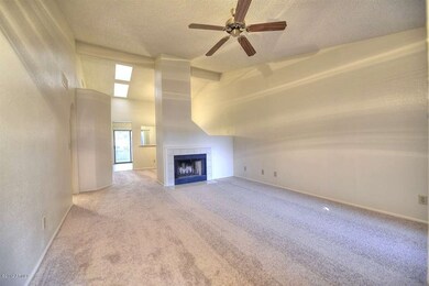 007_Living Room Detail