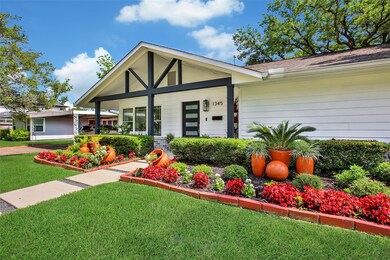 Located in Oak Forest!