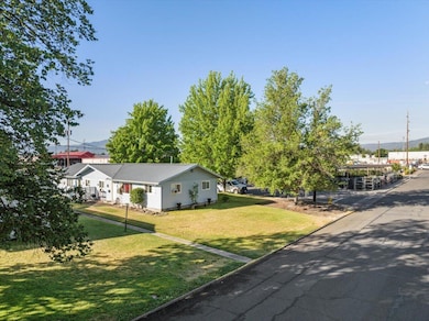 100 Alder St, Central Point, OR 97502 - photo 7