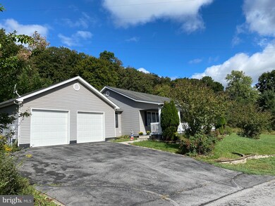 241 Southridge Dr, Berkeley Springs, WV 25411 - photo 2