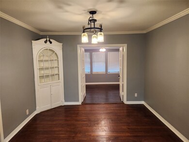 715 W Cleveland St, Alvin, TX 77511 - photo 6