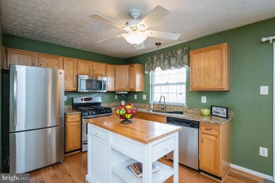 9805 Finsbury Rd, Rosedale, MD 21237 - photo 4