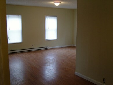 24 Crescent St, Worcester, MA 01605 - photo 2