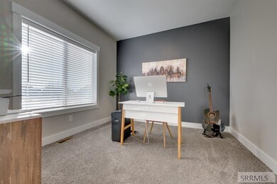 Office/Formal Living Room