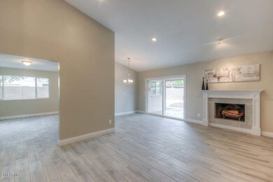 Living Room (4)-SMALL