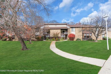 68 Overlook Way unit J, Manalapan, NJ 07726 - photo 2