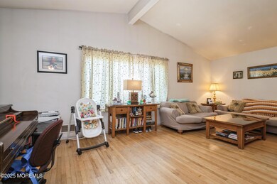 03_725GailDr_1_LivingRoom_HiRes