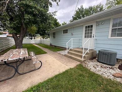 310 15th St SE, Huron, SD 57350 - photo 7