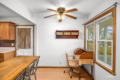 unlisted-address, Lake In the Hills, IL 60156 - photo 5