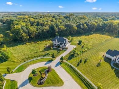 W339S271 Foxtail Ct, Delafield, WI 53018 - photo 3