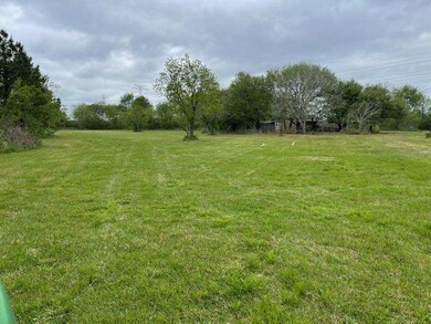 your close-in piece of country living is waiting!