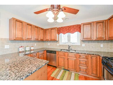 5 Silver Cup Cir unit 5, West Warwick, RI 02893 - photo 3