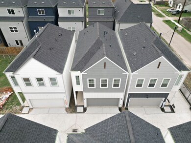 412 E Neyland St unit B, Houston, TX 77022 - photo 2