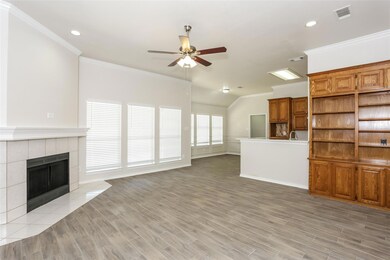 9217 Meandering Dr, North Richland Hills, TX 76182 - photo 4