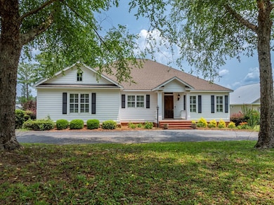 387 Smoak Bridge Cir, Warwick, GA 31796 - photo 3