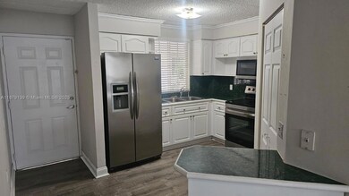 6115 NW 186th St unit 105, Hialeah, FL 33015 - photo 4