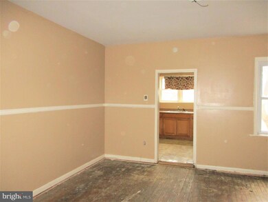 1282 S Merrimac Rd, Camden, NJ 08104 - photo 4