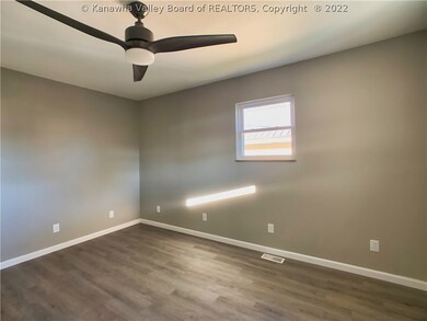 1212 Moore Ave, Dunbar, WV 25064 - photo 5